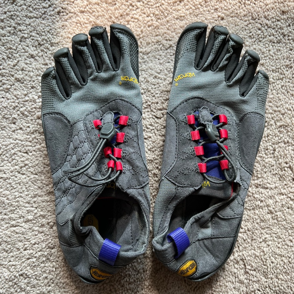 Vibram Women's Trek Ascent Walking Shoe